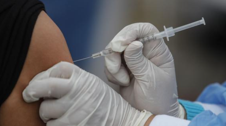 Sector privado participará en la provisión de vacunas.