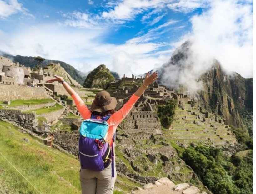 Gobierno oficializa nueva Ley General de Turismo que atraerá inversiones y creará empleo.