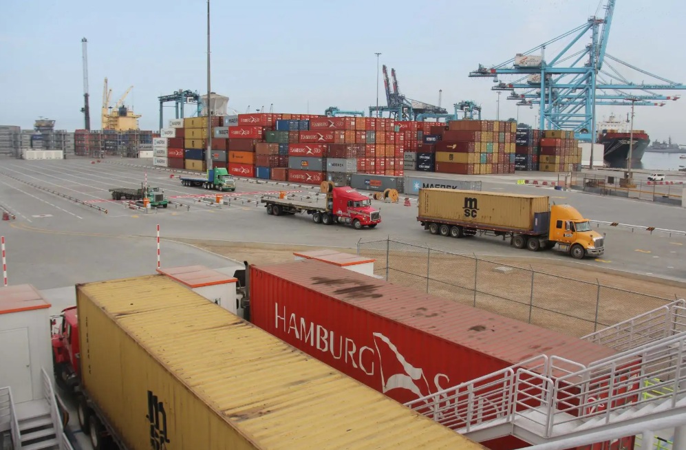 Aprobación de régimen tributario especial para las Zonas Económicas Especiales Privadas (ZEEP).