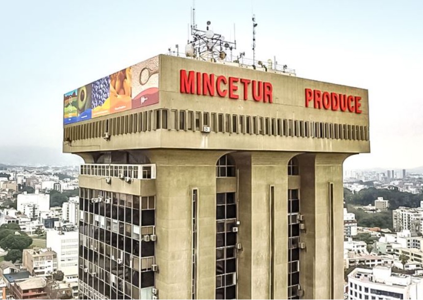 Mincetur aprueba Reglamento de la Ley que crea el Tratamiento Especial Tributario y Aduanero para las ZEEP.